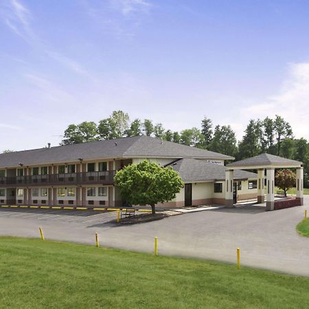 Days Inn By Wyndham Cloverdale Greencastle Exterior photo